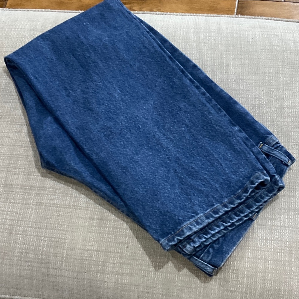 Like New Wrangler Men's Deep Blue Relaxed Jeans - Picture 2 of 4
